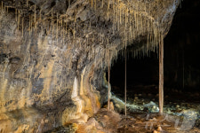 감탄 부르는 제주 용천동굴의 비경