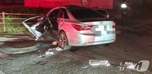 군산 사거리서 승용차 2대 충돌…3명 사상