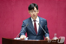 국회법 무제한 토론하는 박충권 국민의힘 의원