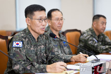 자료제출 요구 답변하는 김규하 육군참모총장