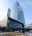 두나무 빅딜 네이버 하락 전환…차익실현 매물에 5%↓[핫종목]