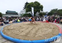 민속박물관에 마련된 씨름 경기장