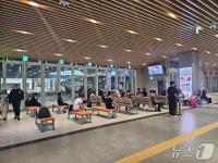 일상으로 돌아가야죠…추석 연휴 마지막날 청주 귀경길 북적