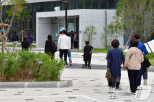 포항 환호공원 식물원 관람 발길