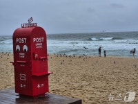 비 내린 황금연휴 마지막 날 강릉 해변 한산…양양엔 송이향 가득