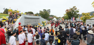 방문객들로 북적이는 임실치즈테마파크