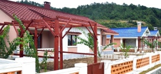 北 김책시 상평축산농장에 건설된 새 주택들