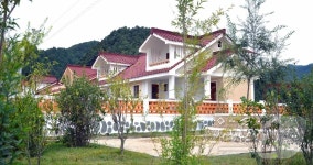 北 김책시 상평축산농장에 건설된 새 살림집