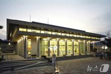 부산문화회관, 67억 규모 무대 개선사업 '수의계약' 추진 논란