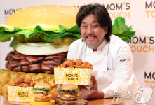 에드워드 리 고추장 BBQ 소스를 버거에?…맘스터치 2차 컬래버 주목