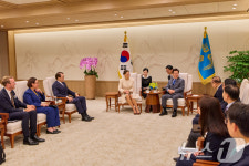 이재명 대통령, 빅토리아 스웨덴 왕세녀 접견