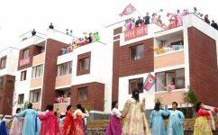 北 안주시 송학농장에 들어선 새 문화주택들