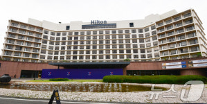 APEC 정상 숙소, 입구 가림막 설치