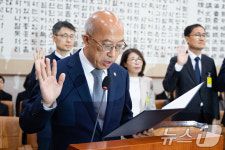 [국감]선서하는 조원철 법제처장