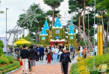 7000만 송이 국화…깊어가는 가을 대전 축제장마다 인파