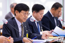 [국감]질의 답하는 송상근 부산항만공사 사장