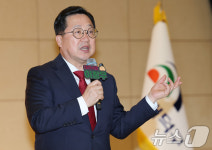 주민과 대화하는 이장우 대전시장