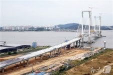 세계 최고 높이 인증도 받았는데…인천 제3연륙교 무명대교 될판