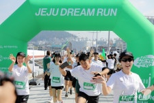 세상을 바꾸는 러닝…숨은 영웅들의 제주 해안 240㎞ 릴레이