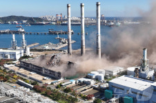 해체된 울산화력발전소 보일러 타워