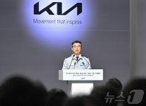 발표하는 송호성 기아 사장