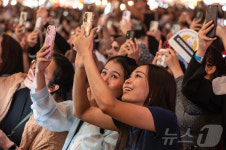 K-팝 콘서트, 내 폰 안에 저장…2025 K-엑스포 아랍에미리트