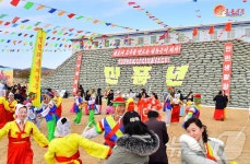 북한 강서구역 청산농장 결산 분배 모임 진행