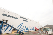 목포에 정박한 퀸제누비아2호