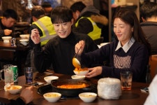 닭익는마을, 숯불 허벅갈비·로제닭볶음탕 등 신메뉴 4종 출시