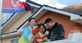 北 낭림군 인산농장, 새집들이 진행…인민들의 따뜻한 보금자리