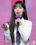 라이브 논란에 관한 질문에 답하는 리센느 원이