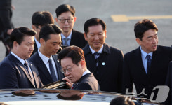 순방 마치고 귀국한 이재명 대통령
