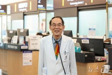 김우중의료인상에 18년간 섬 주민 돌본 최명석 신안대우병원장