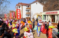 北 만금·북창·남상농장서 새집들이 경사…들썩한 춤판