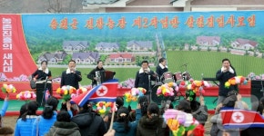 北, 철산군 동천농장·송원군 전창농장서 새집들이 경사…행복의 노랫소리