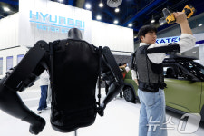 사람을 위한 현대자동차 엑스블 숄더(X-ble Shoulder)