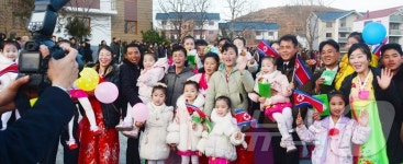 北 락원군 흥상농장·금야군 읍농장서 살림집 입사모임…인민들에게 새로운 환희 안겨줘