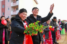 北 희천시 송지농장 새 주택 입주 모임 진행