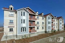 북한 평양시 성일농장 새 주택 입주 시작