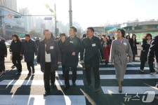 17년 주민 숙원 이뤘다…서초구, 고속터미널사거리 전방향 횡단보도 신설