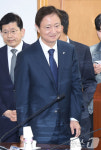 간담회 참석하는 이찬진 금감원장