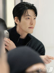 김우빈, 신민아와 결혼 앞두고 롯데월드몰 포착