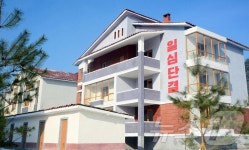 北 함경남도 농촌에 건설된 새 살림집