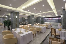 北 삼지연에 준공된 청봉 호텔 내부 식당 모습