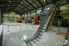 속초시, 폐비닐 전문 선별시설 준공…소각량 30% 감축 기대