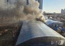 안성 딸기 재배용 비닐하우스서 화재…인명 피해 없어