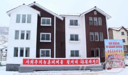 현대적 문화주택 지어진 北 신양군 삼파농장