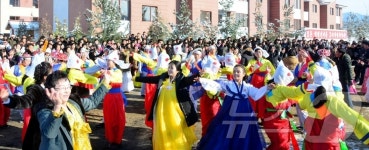 北 함흥시 초운농장 새집들이 경사