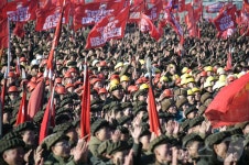 北김정은, 신의주 온실 농장 건설장서 축하 연설