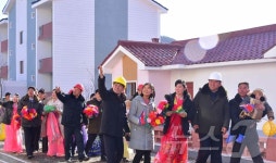 北 평안남도 순천시 풍탄·평리농장서 살림집 입사모임…당의 크나큰 은덕